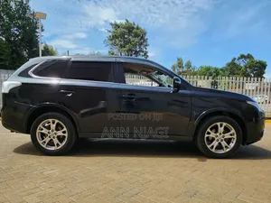 Mitsubishi Outlander 2015 Black