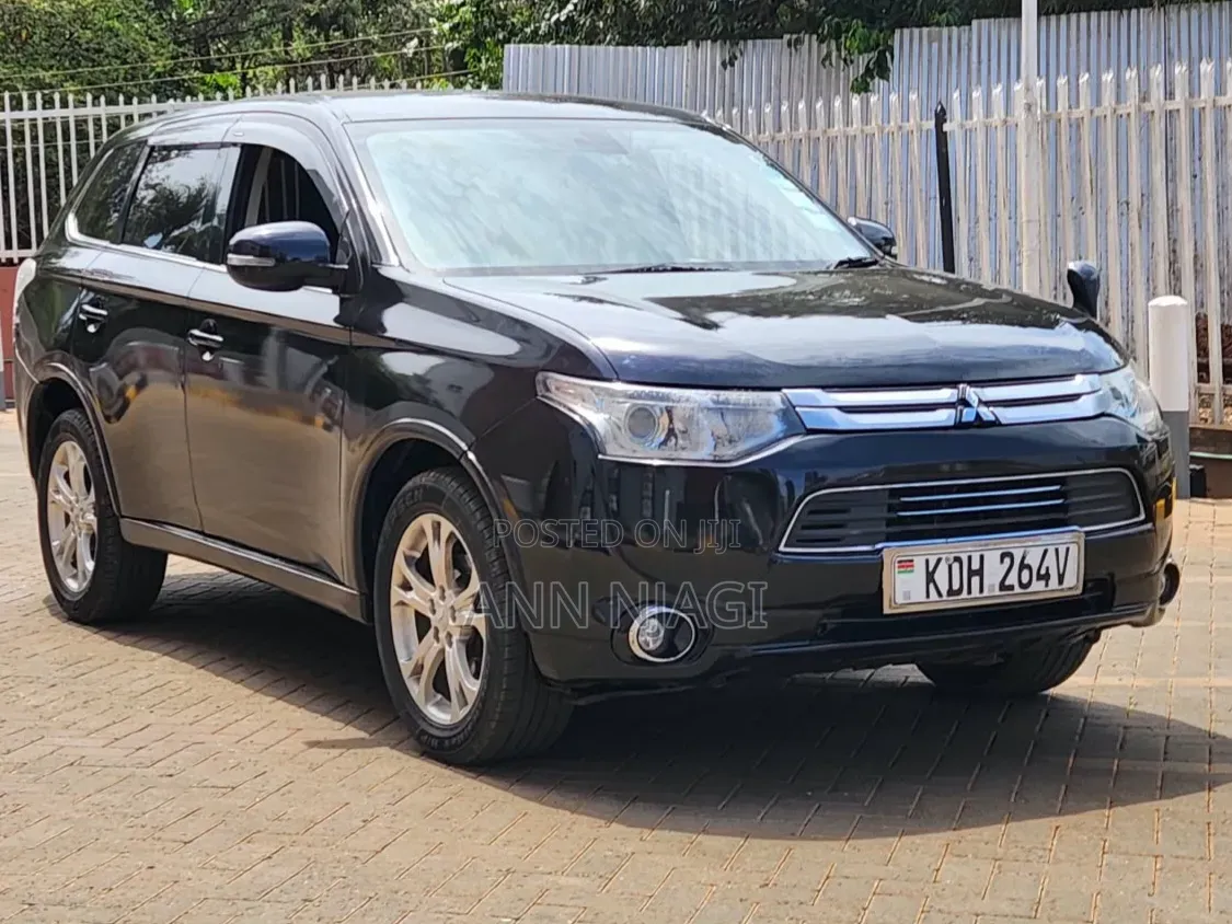 Mitsubishi Outlander 2015 Black