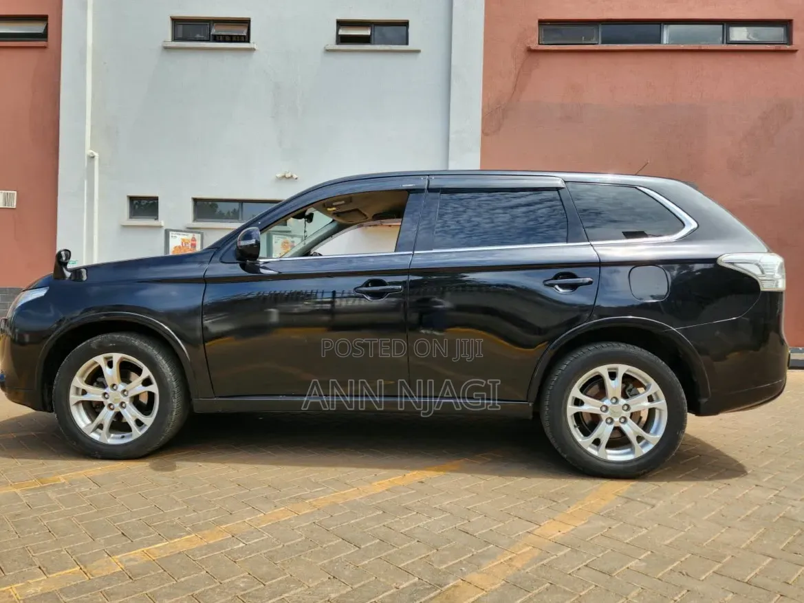 Mitsubishi Outlander 2015 Black