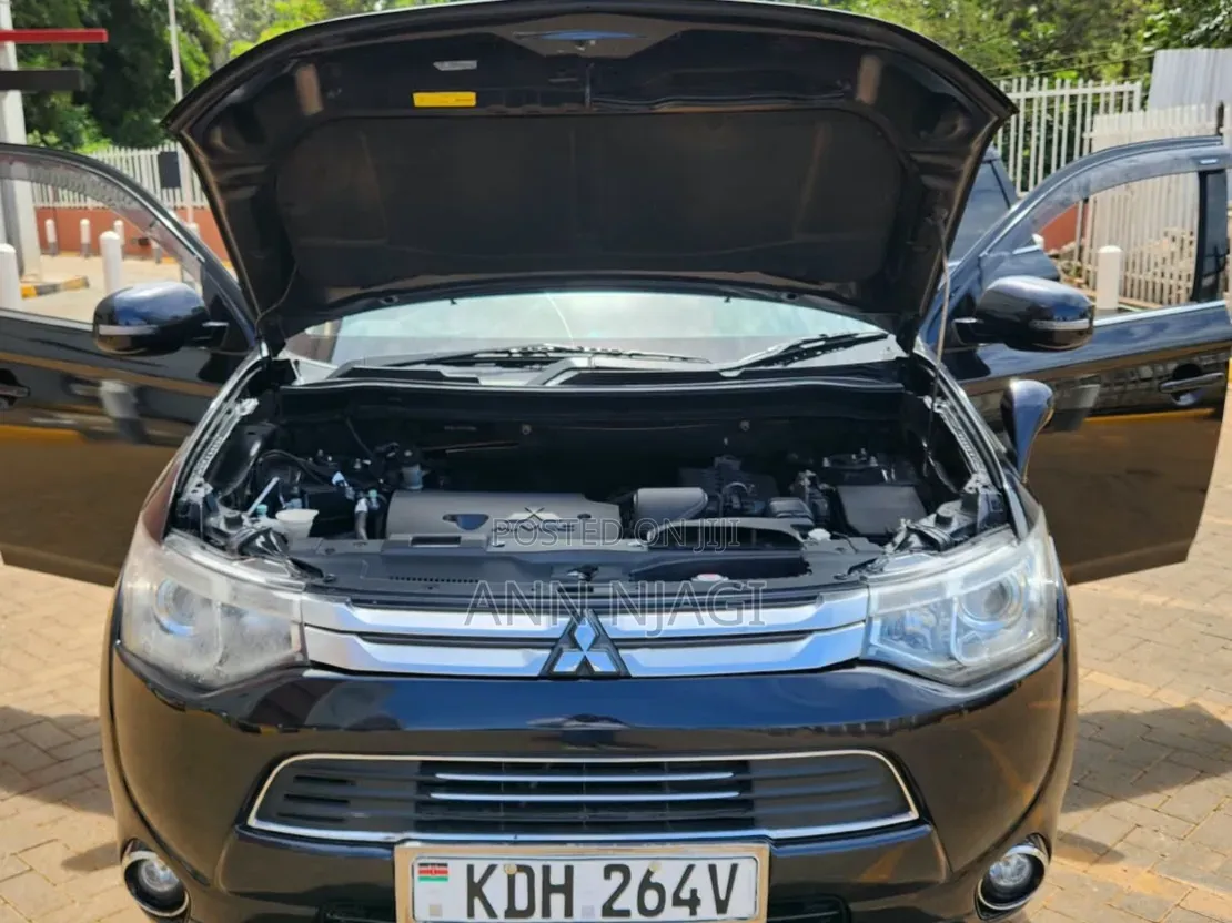 Mitsubishi Outlander 2015 Black