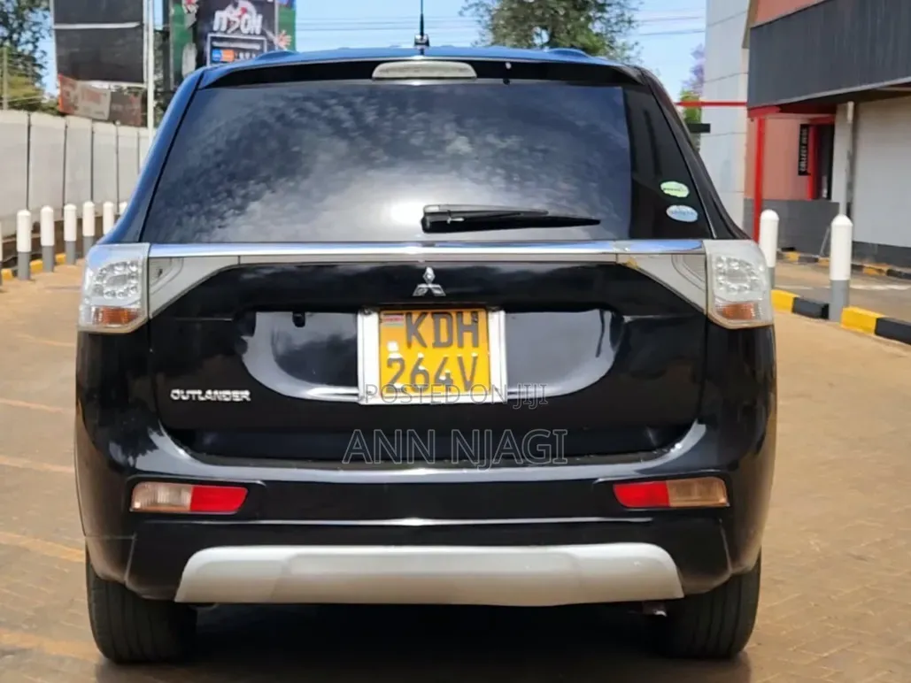 Mitsubishi Outlander 2015 Black