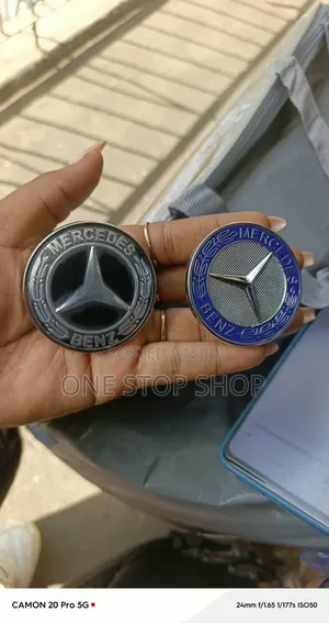 Mercedes Bonnet Flat Badge Silver Textured Background Chrome Border