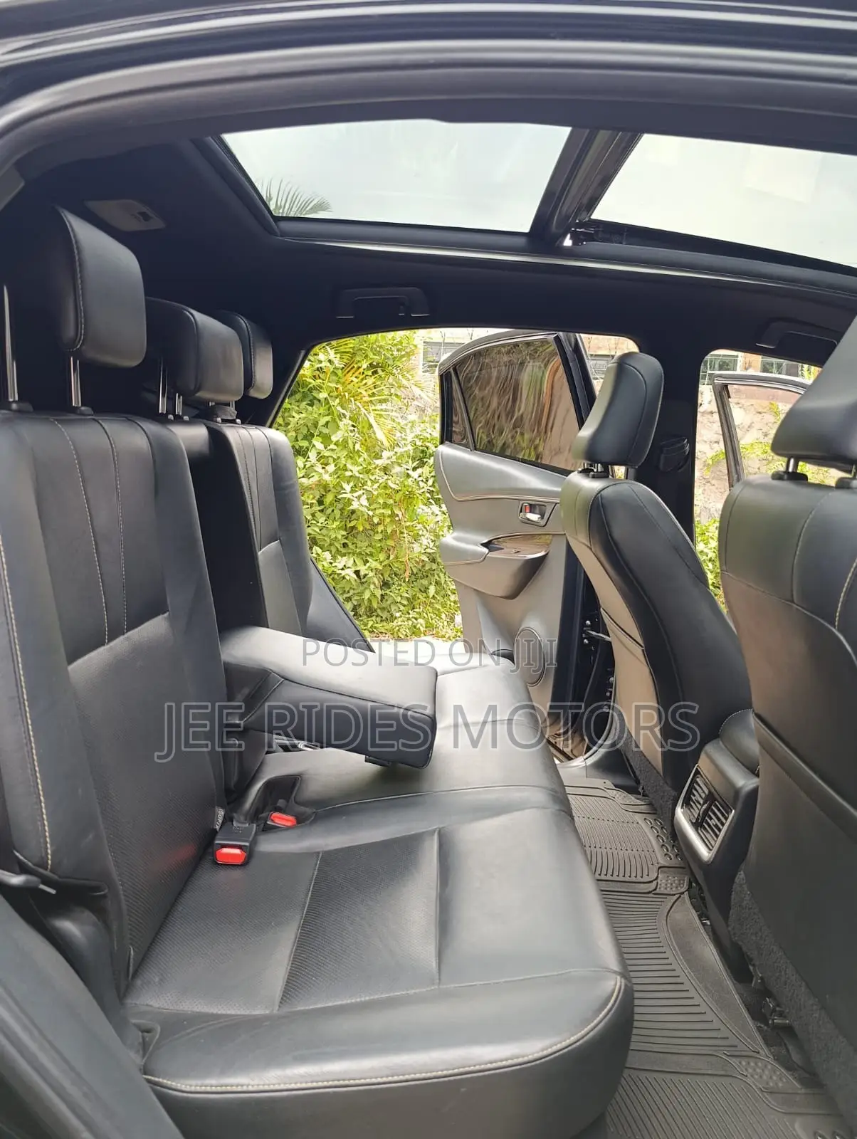 Toyota Harrier 2.0 2016 Black