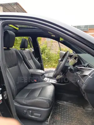 Toyota Harrier 2.0 2016 Black