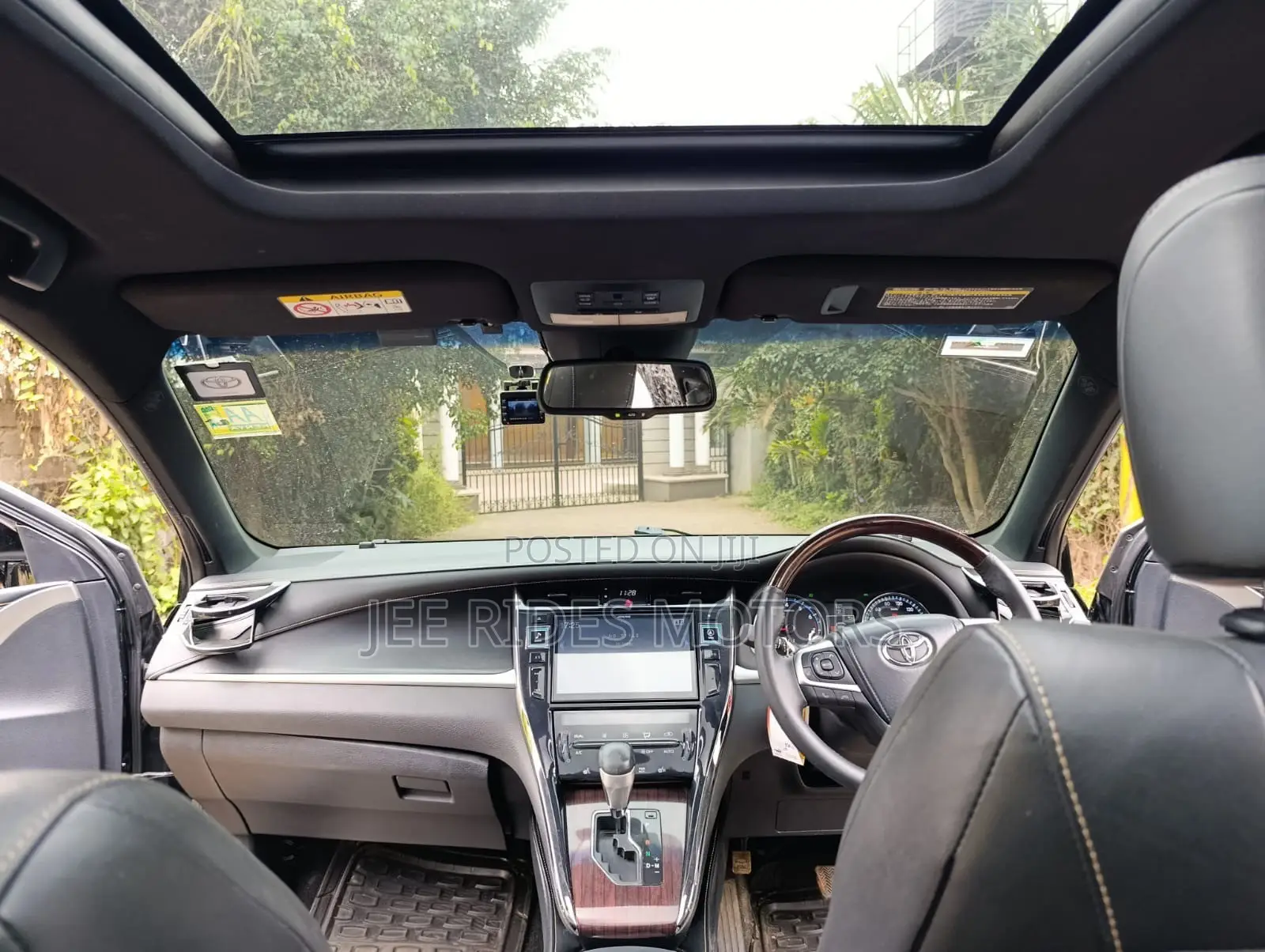 Toyota Harrier 2.0 2016 Black