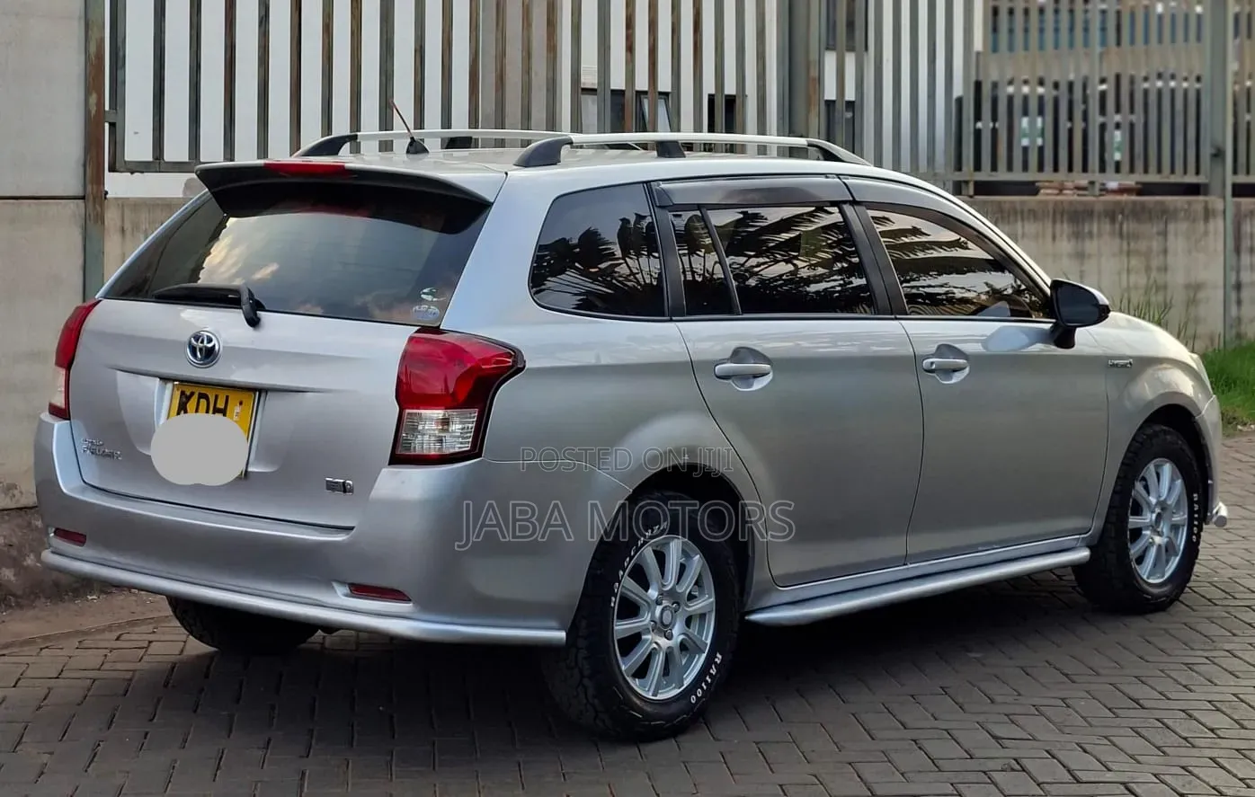 Toyota Corolla Fielder 2015 Silver