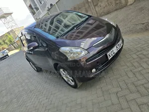 Toyota Ractis 2010 Purple