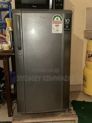 Fridge Still in Agoid Condition as Brand New
