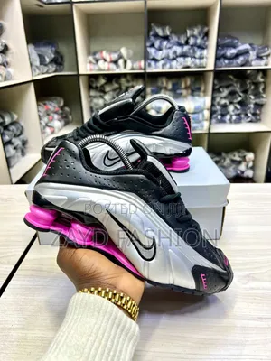 Nike Shox R4 Black Pinksicle