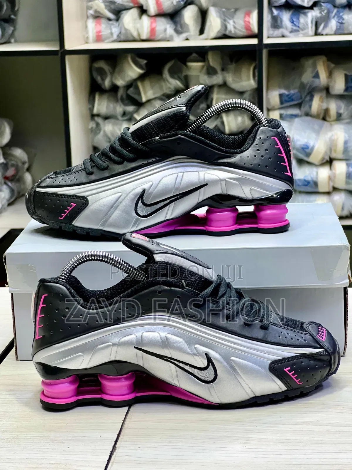 Nike Shox R4 Black Pinksicle