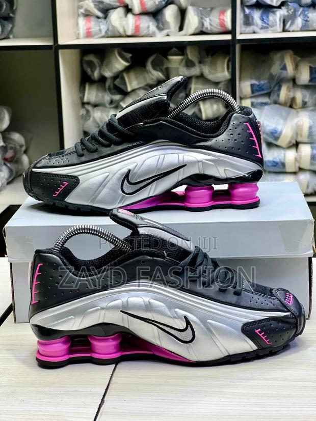 Nike Shox R4 Black Pinksicle - thumbnail 2