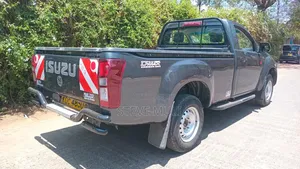 Isuzu D-MAX 2021 Gray
