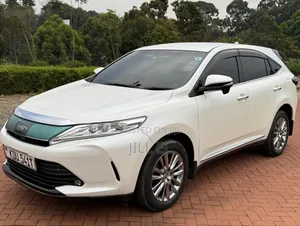 Toyota Harrier 2.0 2018 White