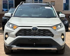 Toyota RAV4 Adventure 2019 White