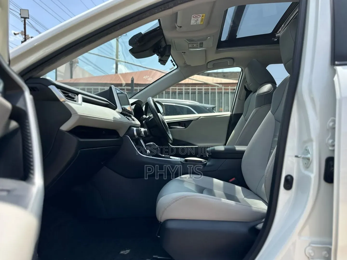 Toyota RAV4 Adventure 2019 White