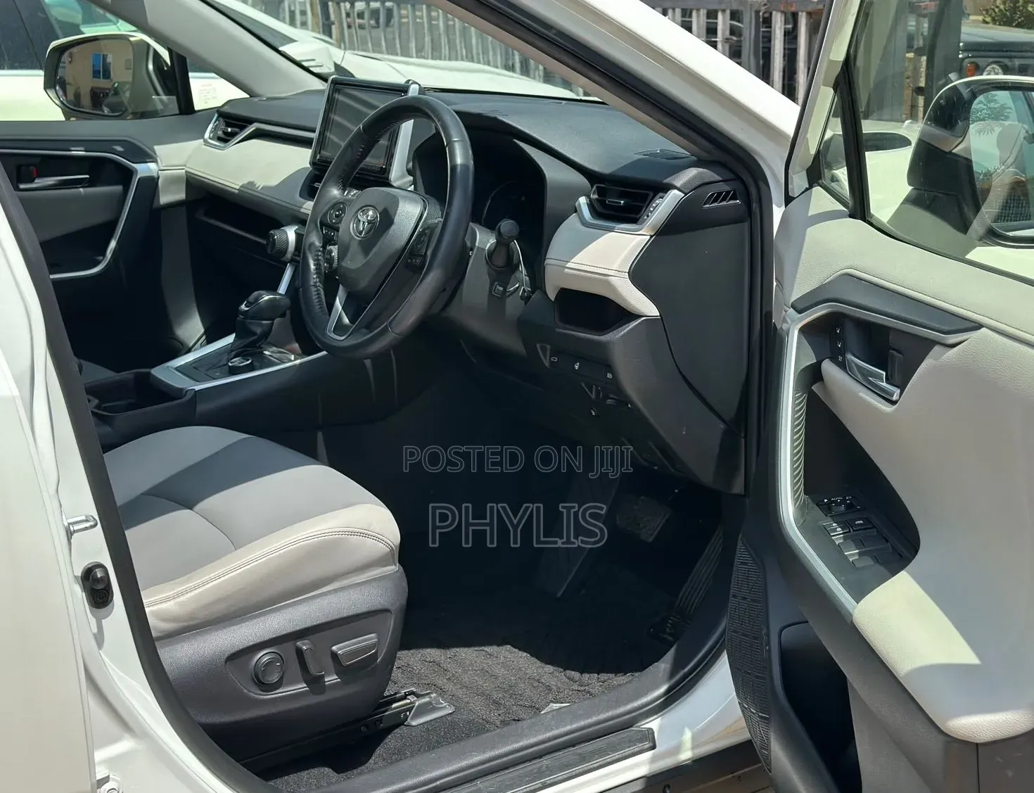 Toyota RAV4 Adventure 2019 White
