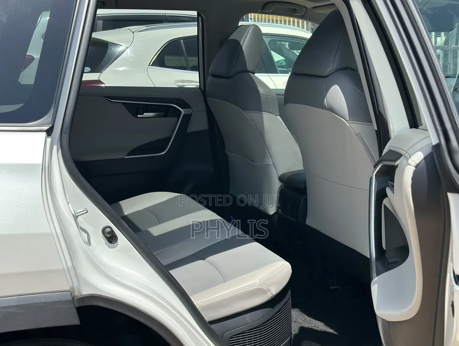 Toyota RAV4 Adventure 2019 White