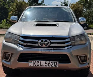 Toyota Hilux 2012 Silver