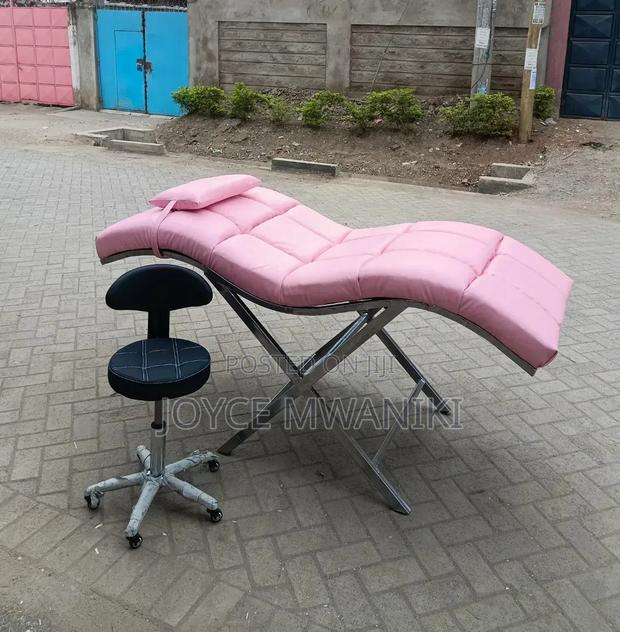 Last Bed and Adjustable Stool - main view
