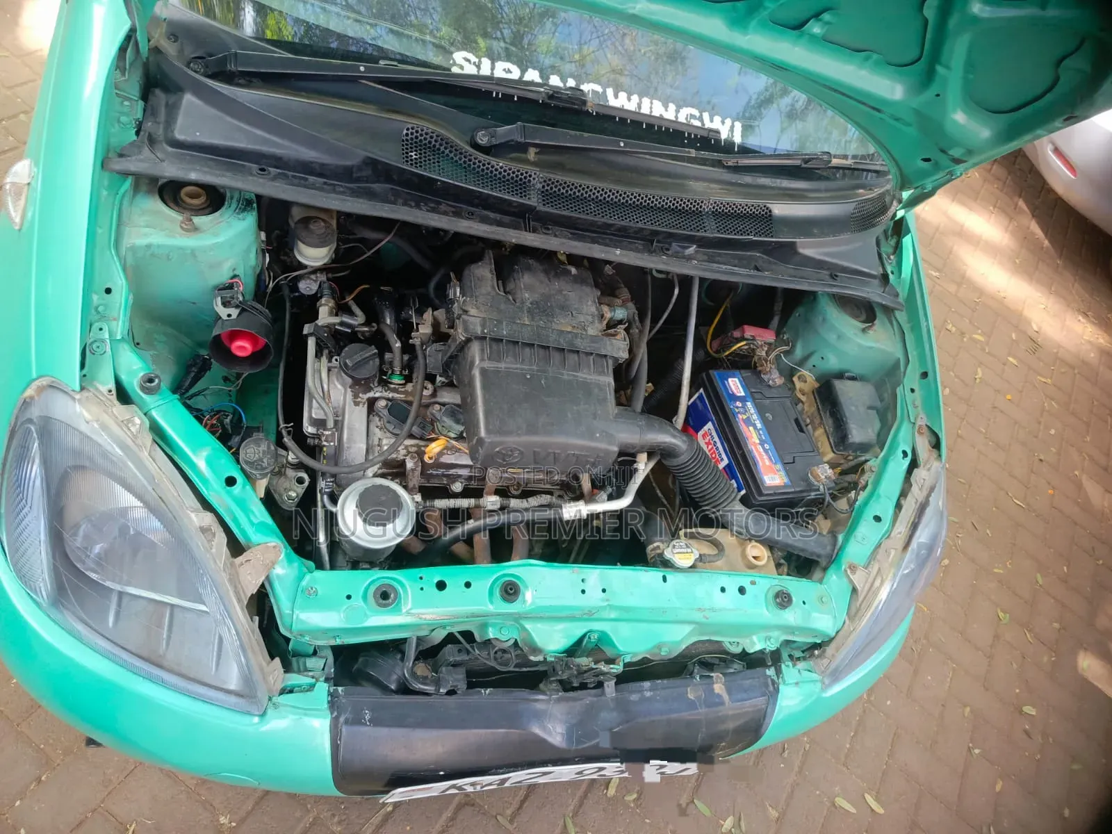 Toyota Vitz 2000 Green