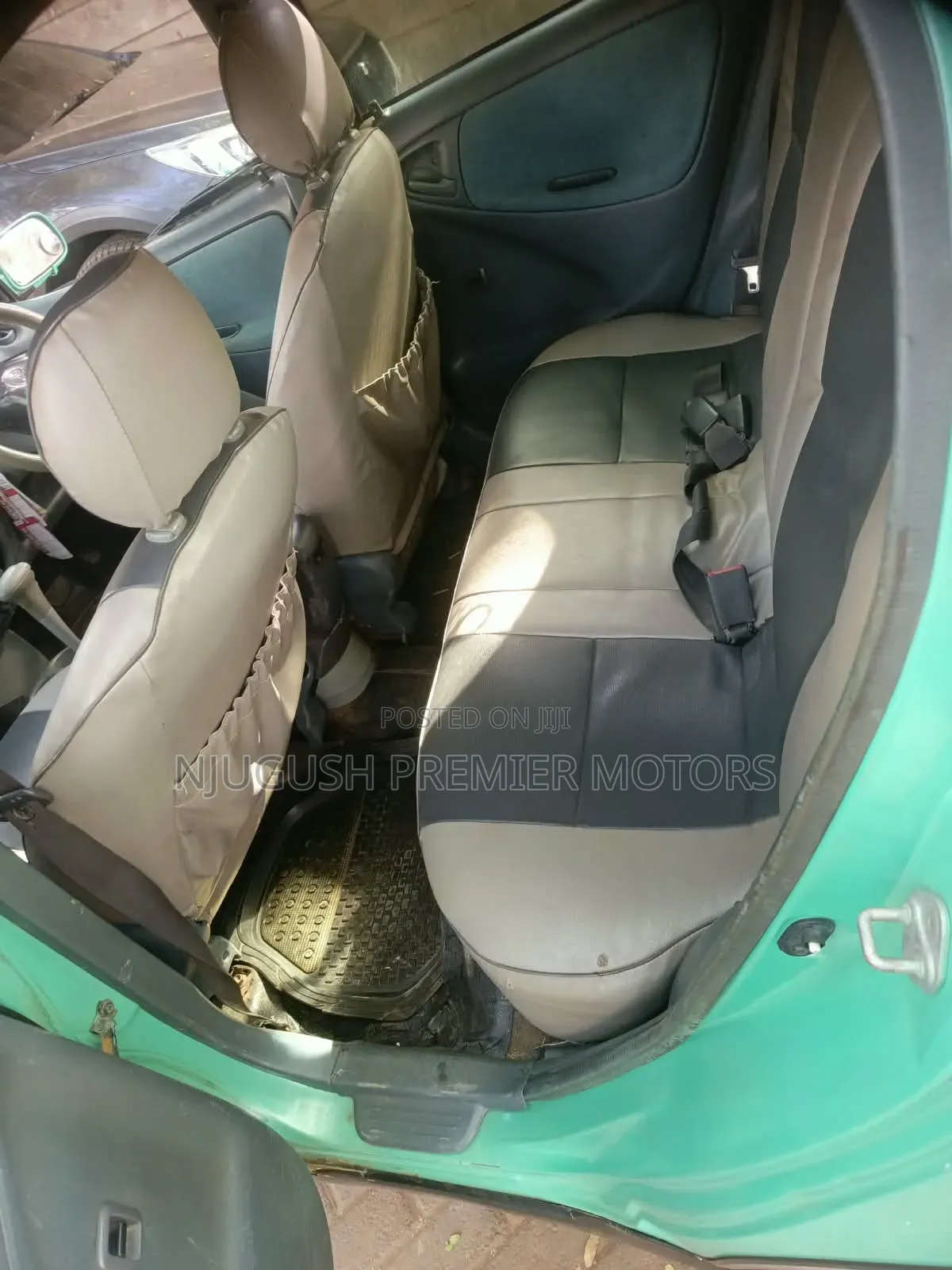 Toyota Vitz 2000 Green