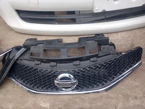 Nissan Note E12 Grill