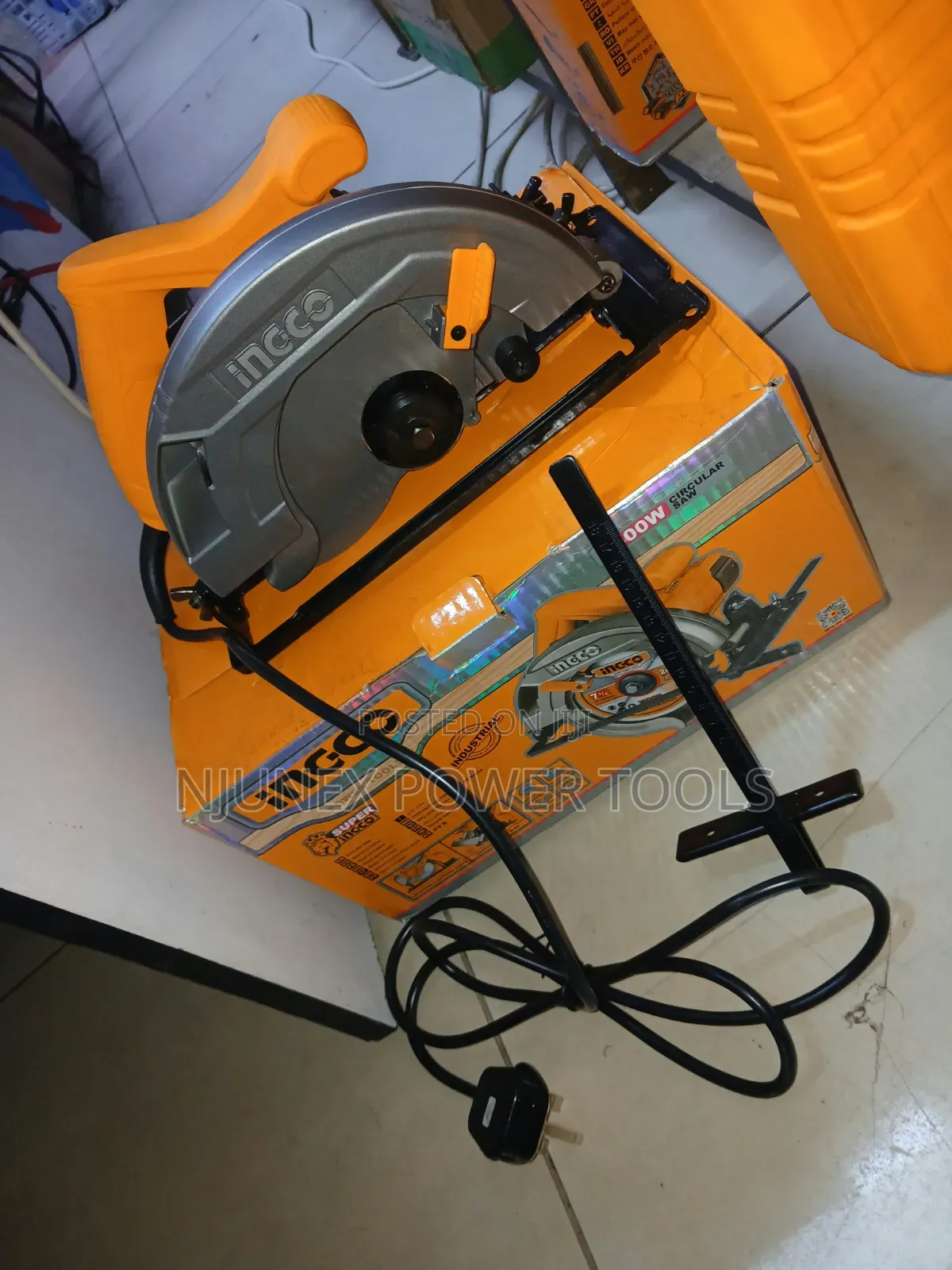Ingco 1400W (185mm) Electric Circular Saw