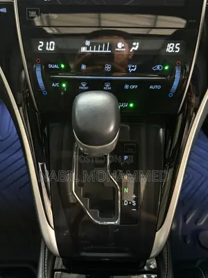 Toyota Harrier 2.5 Hybrid 4WD 2019 White