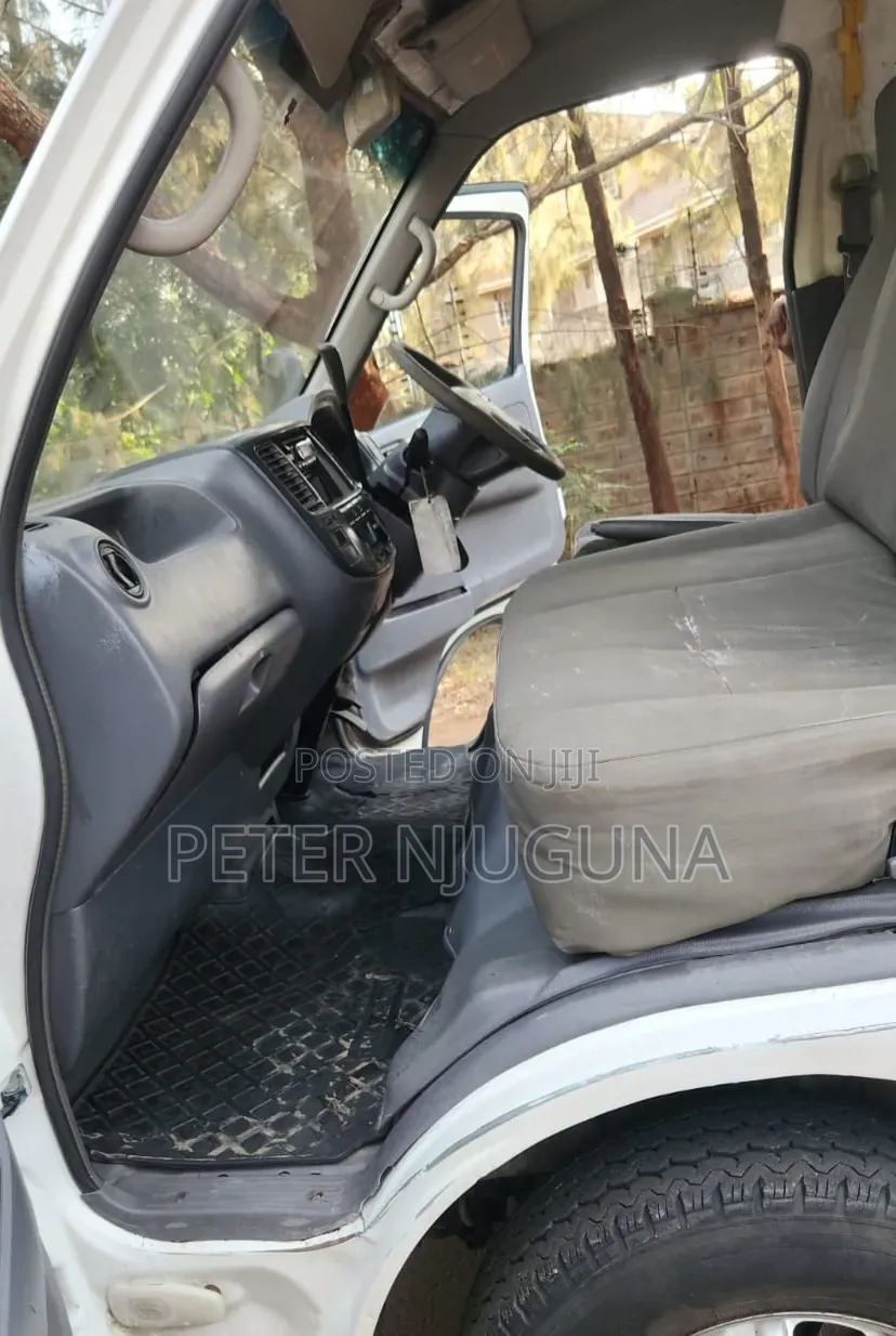 Nissan Caravan 2008 White