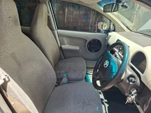 Toyota Passo 2011 Silver