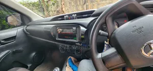 Toyota Hilux 2020 Silver