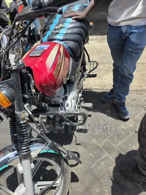 New Bajaj Boxer 100 2025 Red
