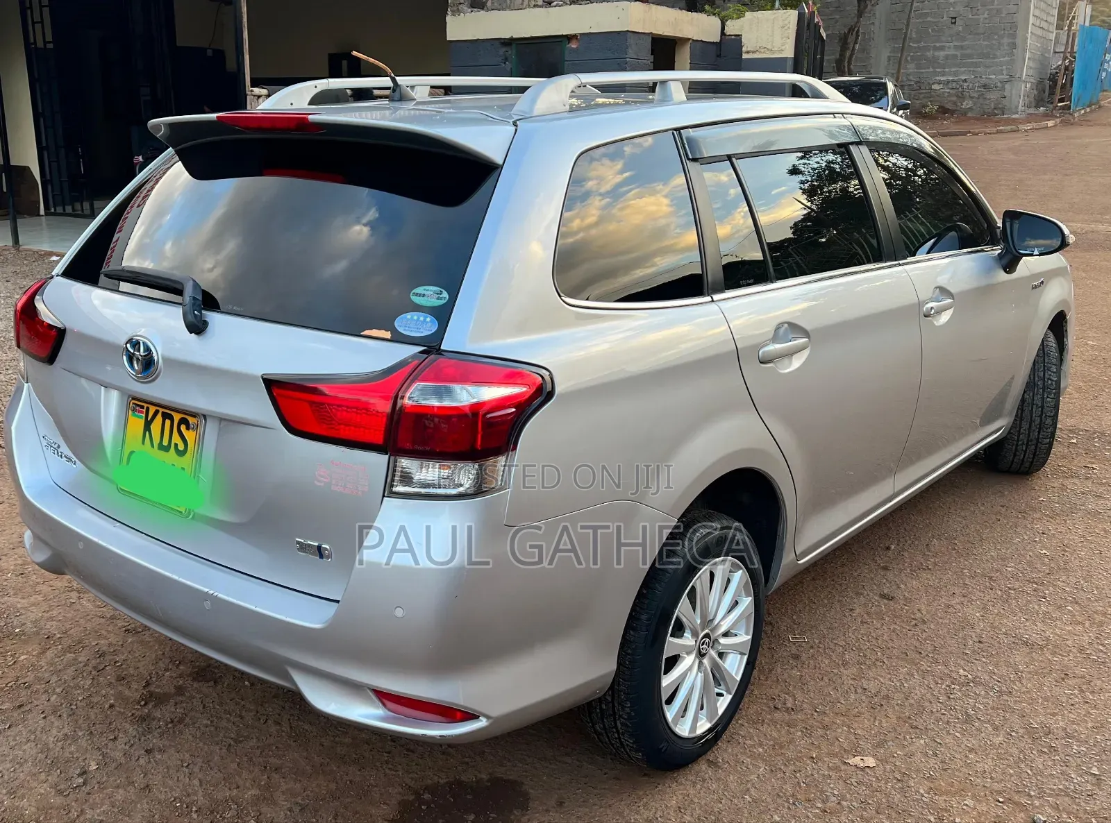 Toyota Corolla Fielder 2018 Silver