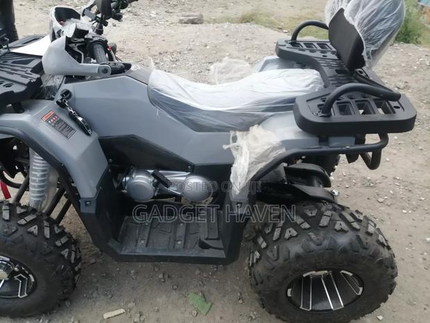New Dayang DY200-8 2026 Black - main view