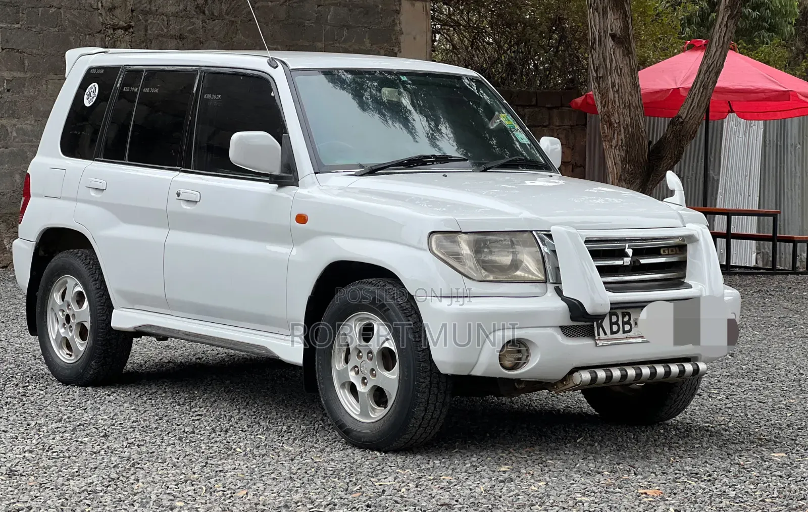 Mitsubishi Pajero IO 2000 White