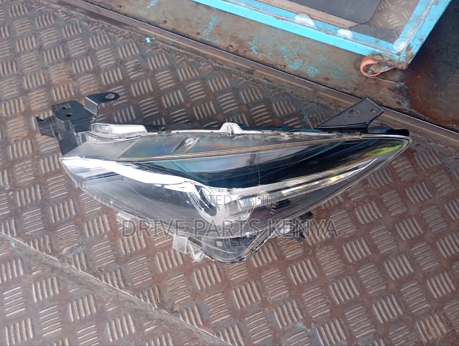 Mazda Axella 2018 Headlight