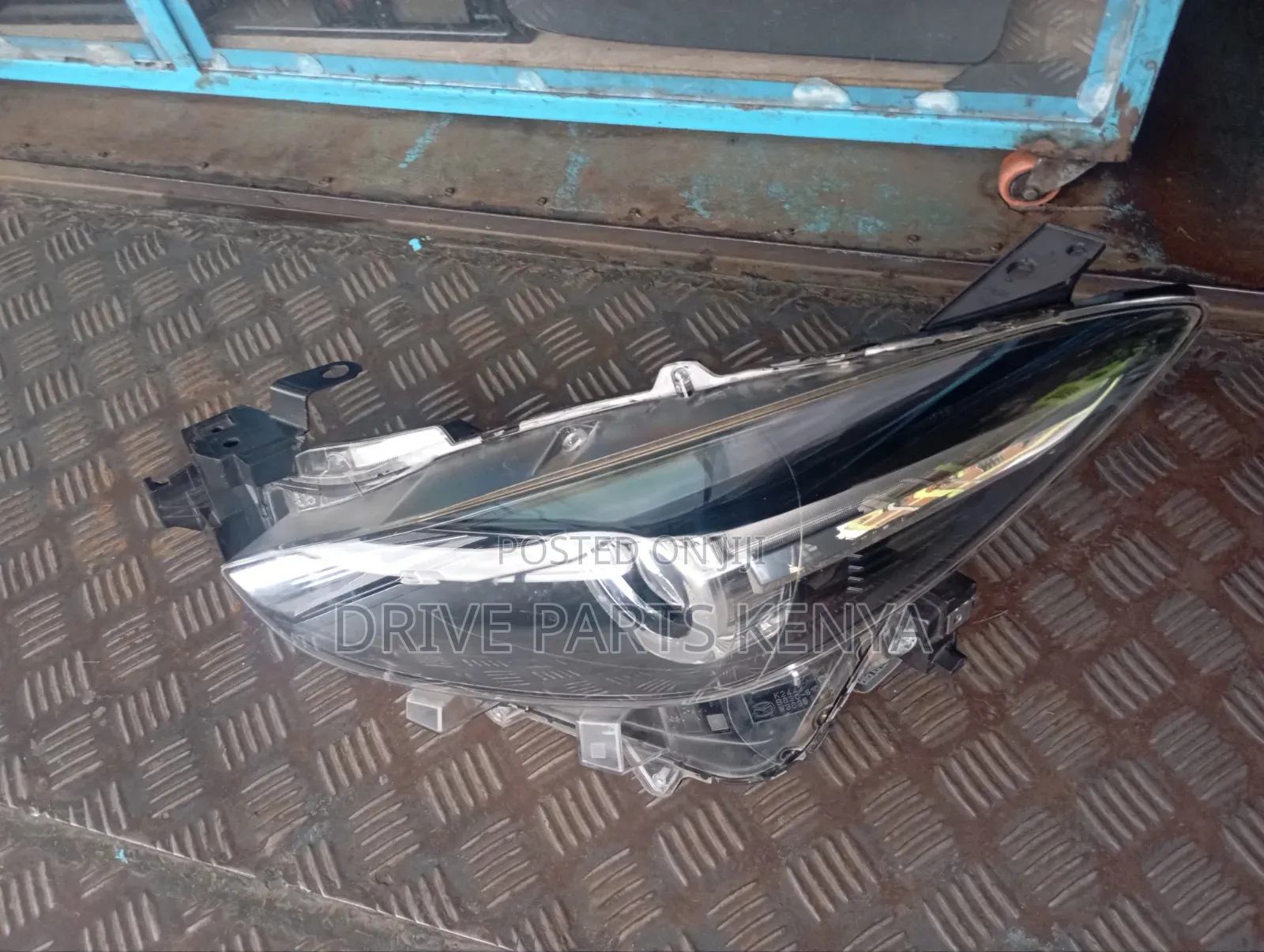 Mazda Axella 2018 Headlight