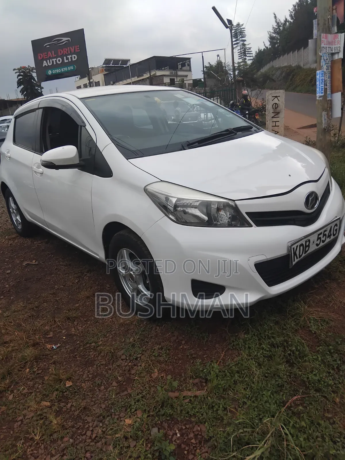 Toyota Vitz 2013 White
