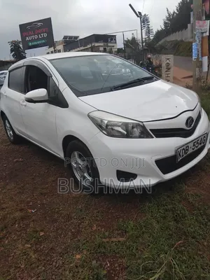 Toyota Vitz 2013 White