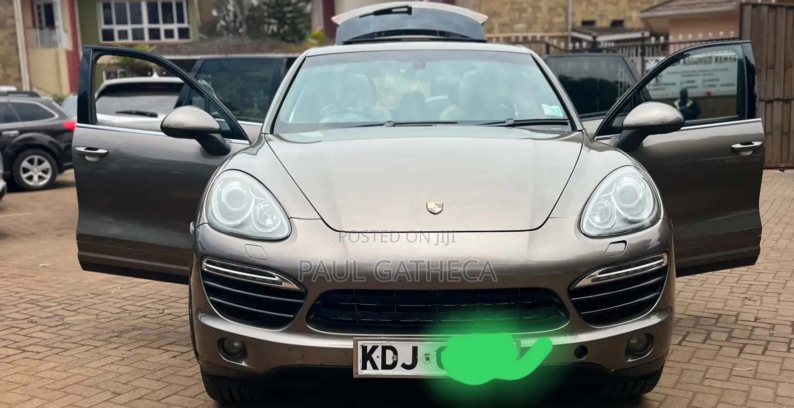 Porsche Cayenne 2014 Gold