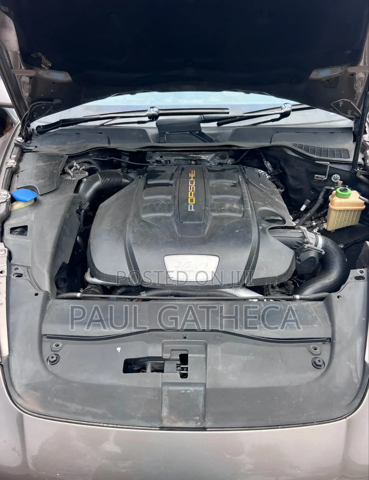 Porsche Cayenne 2014 Gold