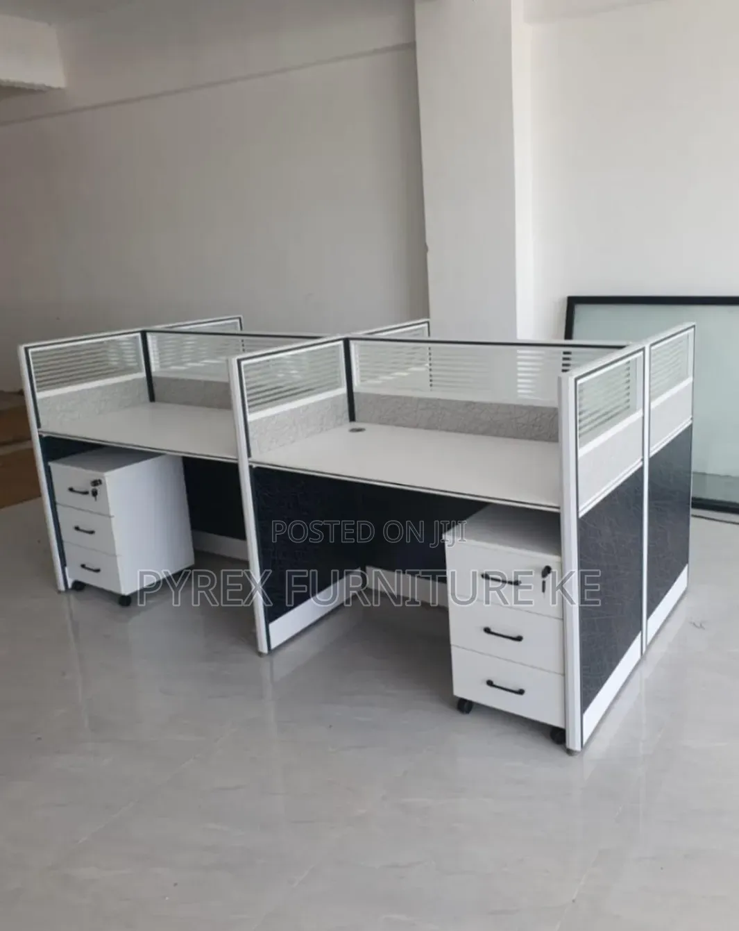 Modern Working Station With Drawers