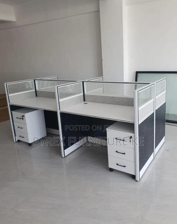 Modern Working Station With Drawers