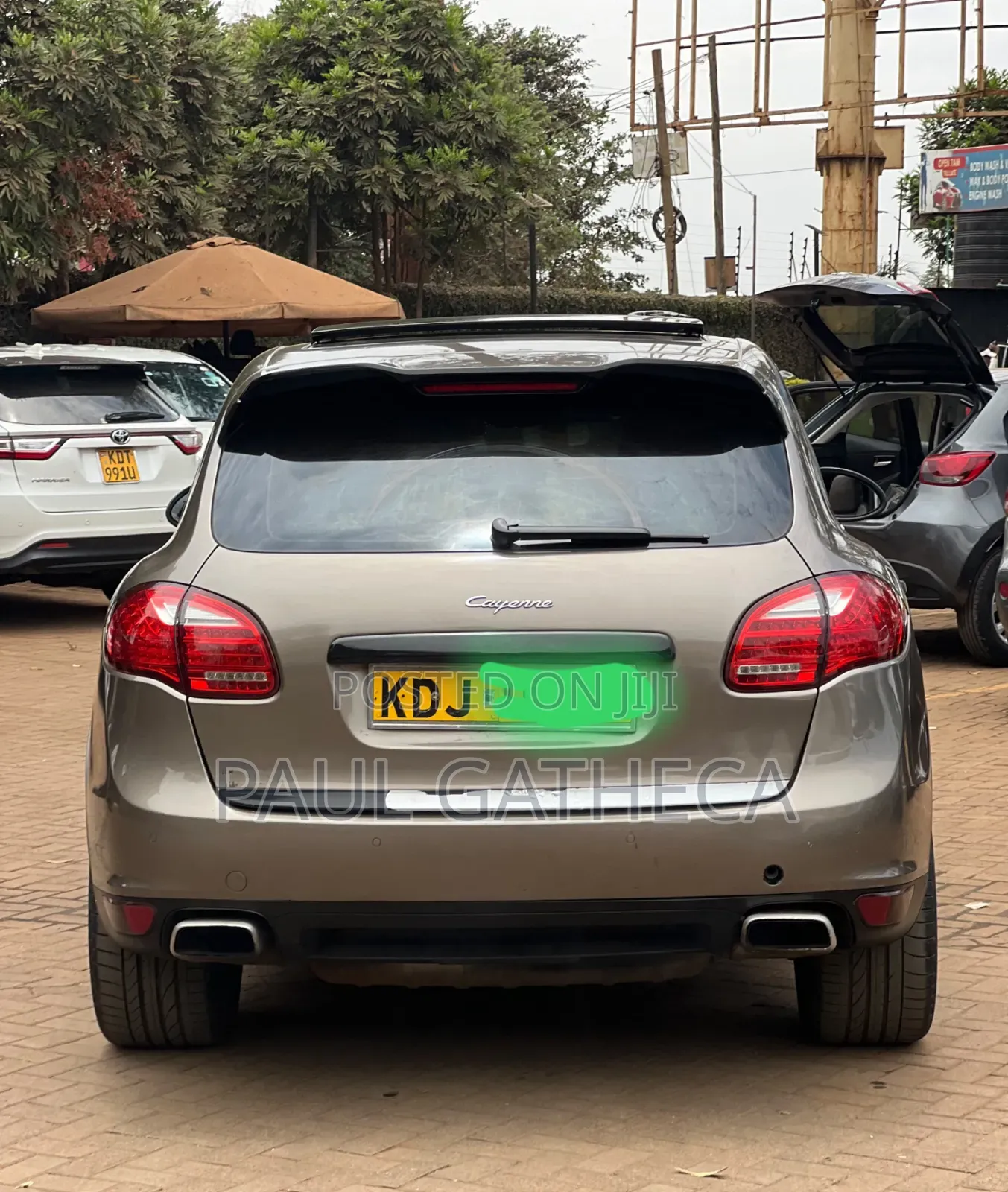 Porsche Cayenne 2014 Gold