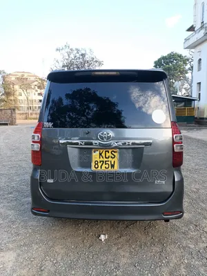Toyota Noah 2011 Gray