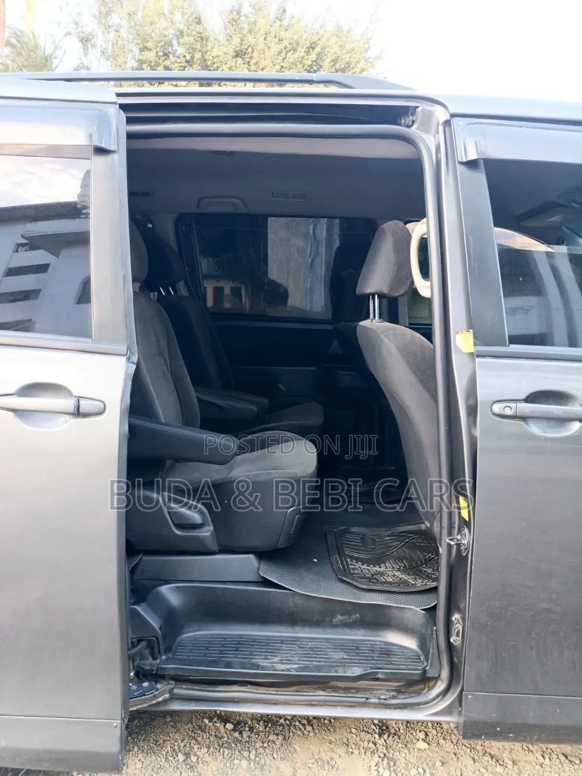 Toyota Noah 2011 Gray