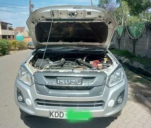 Isuzu D-MAX 2021 Silver