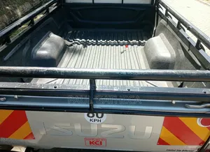Isuzu D-MAX 2021 Silver