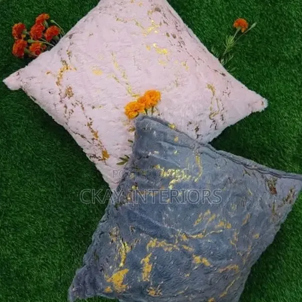 Good Quality and of Enough Fibre Content Throw Pillows