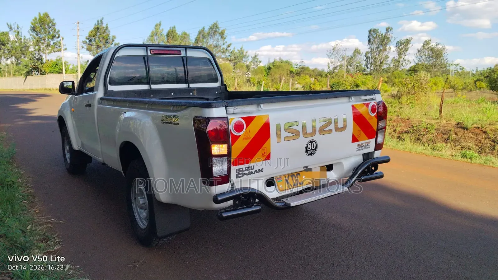 Isuzu D-MAX 2023 White